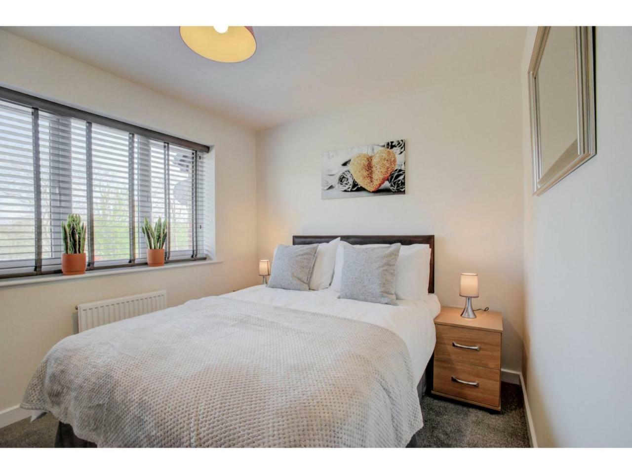 Newly Built, Splendid House For 5 In Manchester! Zewnętrze zdjęcie